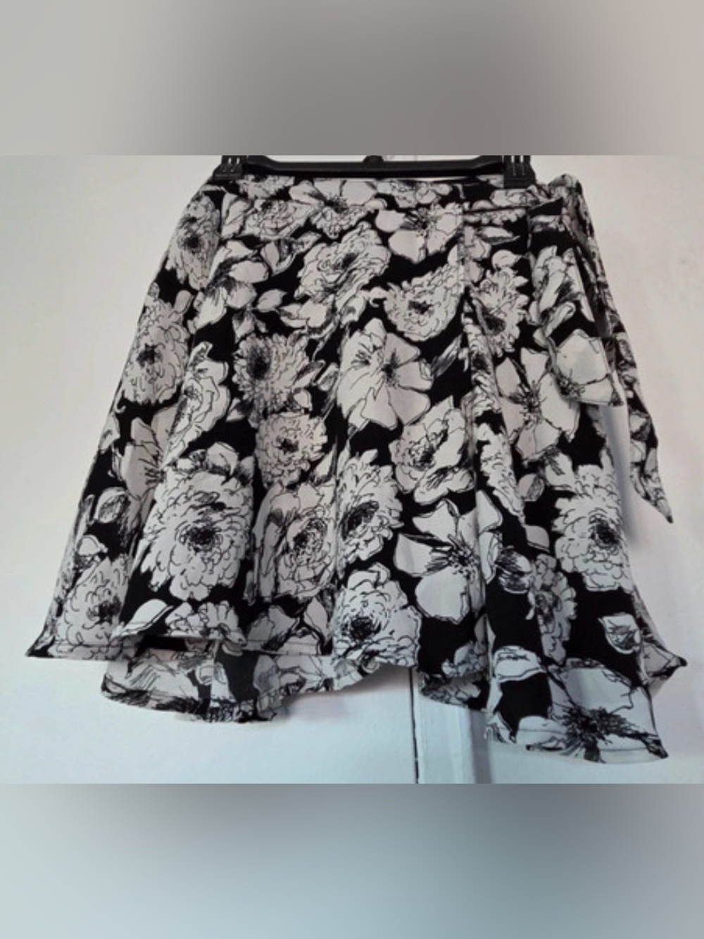 Abercrombie & Fitch Asymmetrical Black & White Floral Wrap Skirt